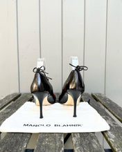 Load image into Gallery viewer, MANOLO BLAHNIK Pointed Toe T-Strap High Heel Leather Pumps

