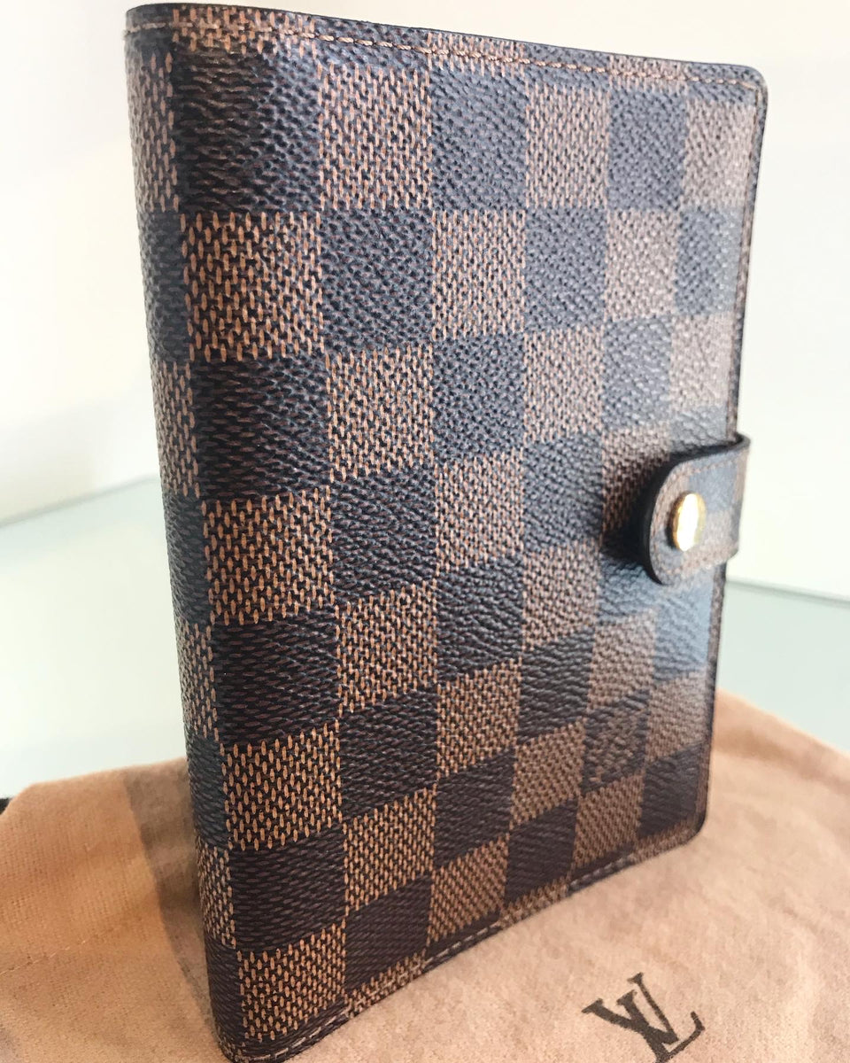 black checkered lv wallet