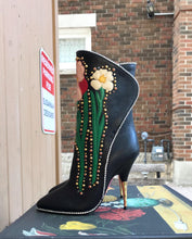 Load image into Gallery viewer, GUCCI Leather Intarsia Flower Boots
