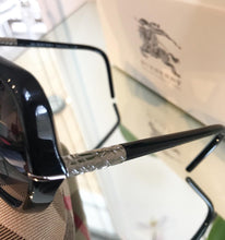 Load image into Gallery viewer, BURBERRY Sunglasses

