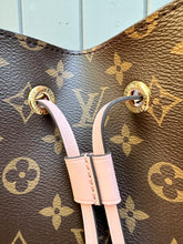 Load image into Gallery viewer, LOUIS VUITTON Monogram Neonnoe MM Bucket Bag
