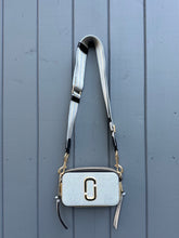 Load image into Gallery viewer, MARC JACOBS Camera Leather Crossbody Bag
