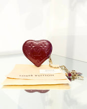 Load image into Gallery viewer, LOUIS VUITTON Pomme D’amor Monogram Vernis Heart Coin Pouch

