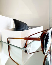 Load image into Gallery viewer, VICTORIA BECKHAM Sunglasses

