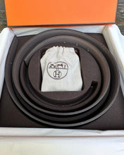 Load image into Gallery viewer, HERMÈS H Reversible 32MM Leather Belt
