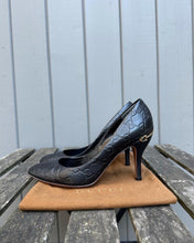 Load image into Gallery viewer, GUCCI Guccissima High Heel Leather Pumps
