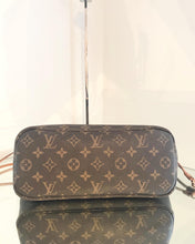 Load image into Gallery viewer, LOUIS VUITTON Monogram Canvas Neverfull PM Tote

