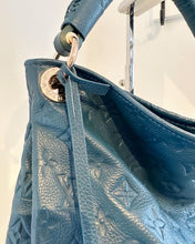 Load image into Gallery viewer, LOUIS VUITTON Orage Monogram Empreinte Leather Artsy MM Bag
