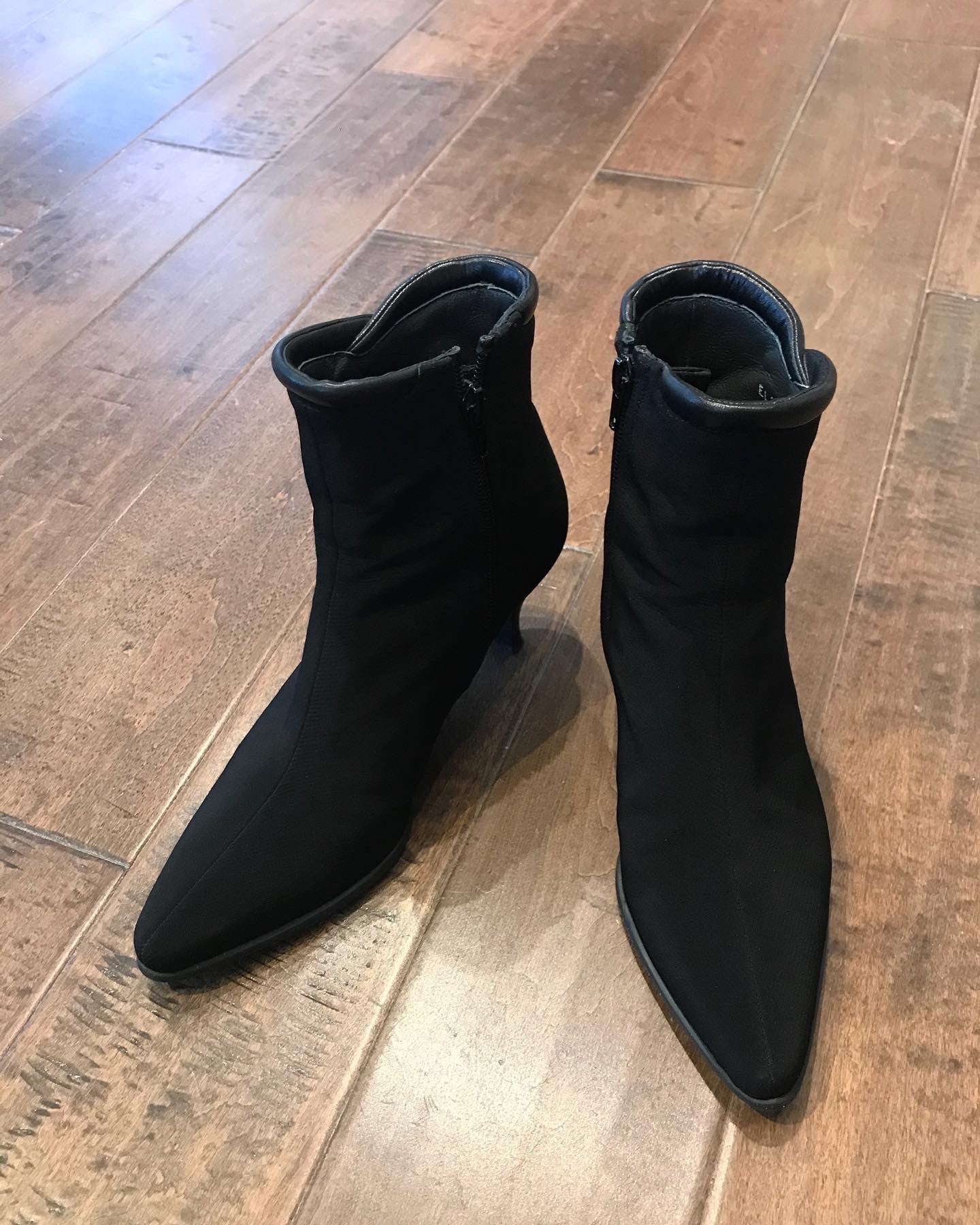 Stuart weitzman black hot sale suede ankle boots