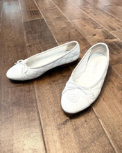 Load image into Gallery viewer, CHANEL Bow CC Leather Ballet Flats
