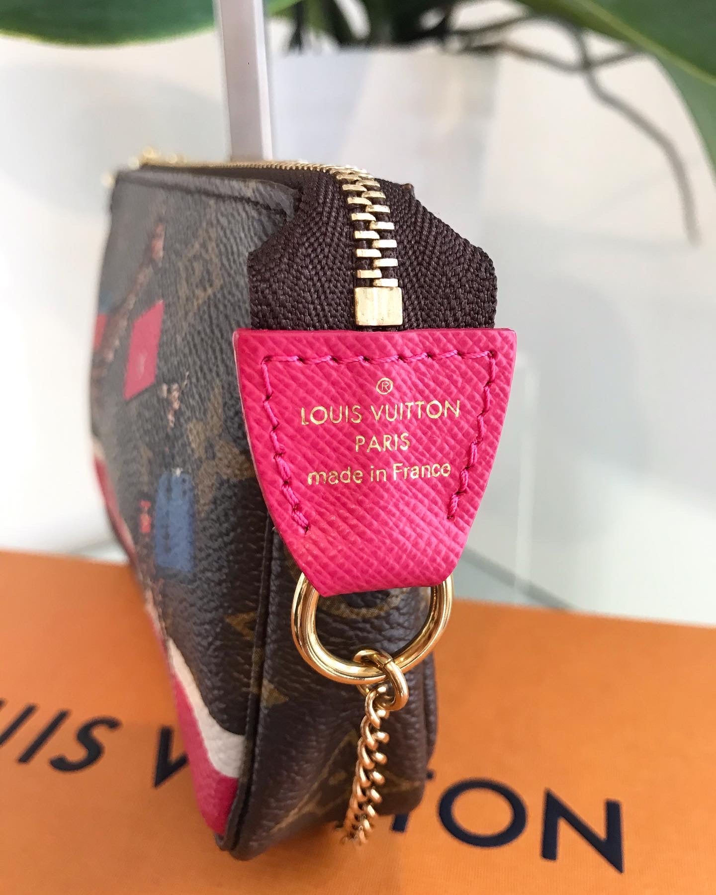 PRELOVED Limited Edition Louis Vuitton Monogram Mini Giraffe Accessories  Pochette Bag SF3107 090623 $100 OFF