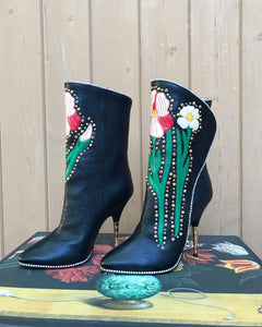 GUCCI Leather Intarsia Flower Boots