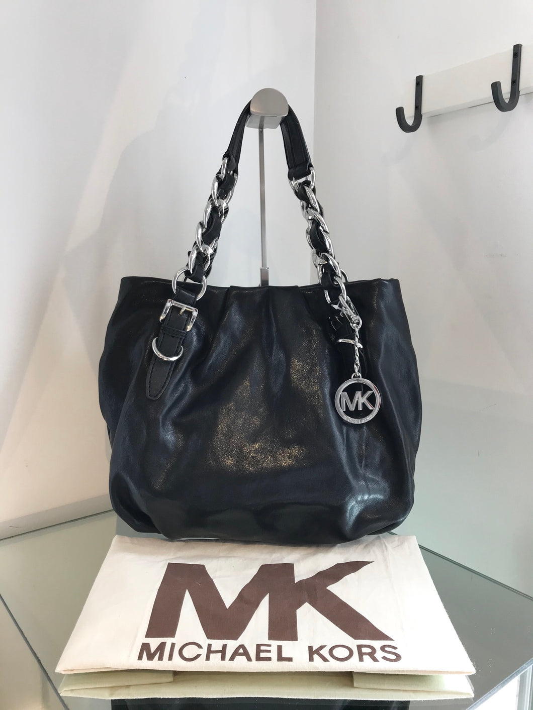 MICHAEL MICHAEL KORS Chain Embellished Leather Shoulder Bag
