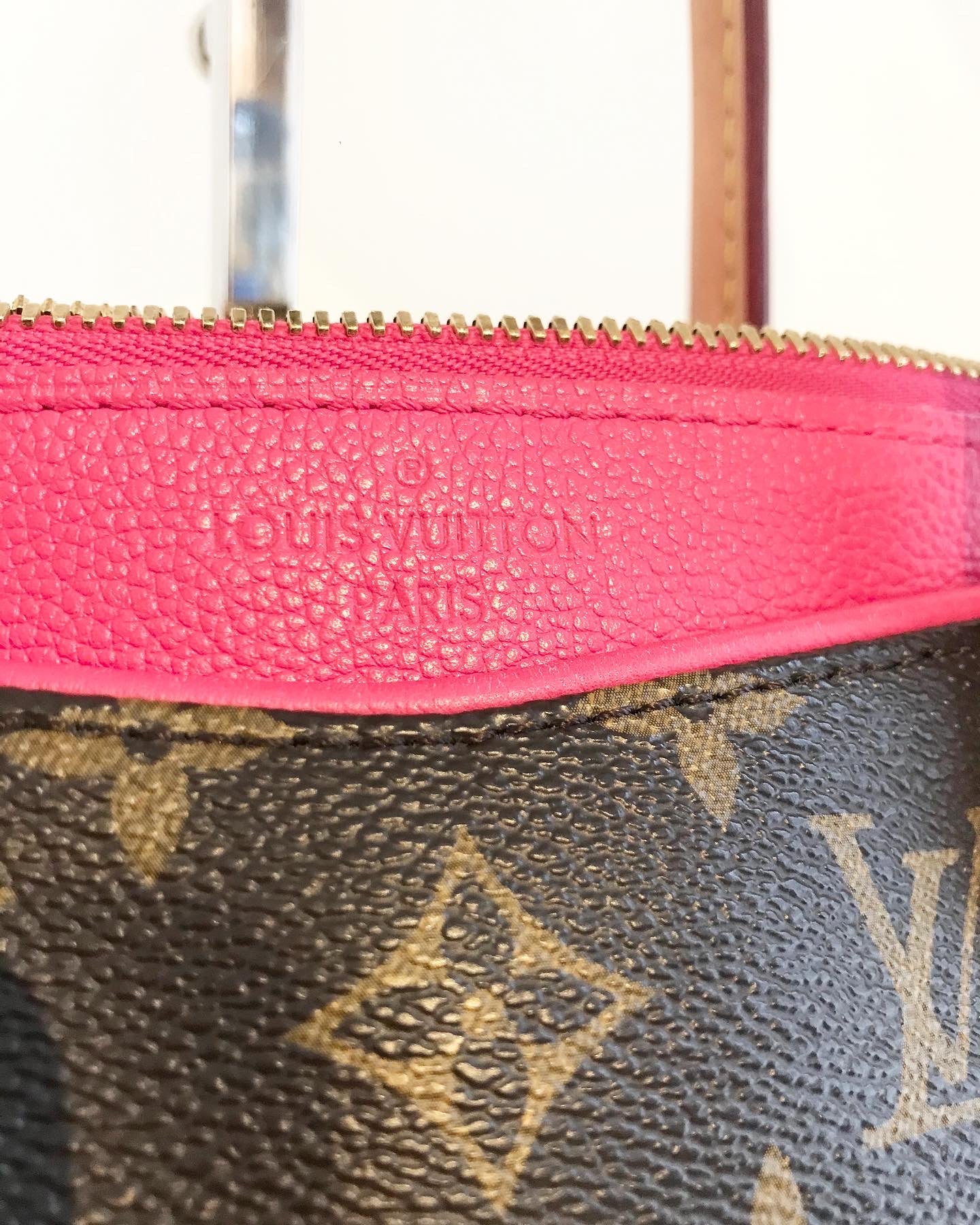 Louis Vuitton Pallas MM Dahlia Pink Monogram Logo Satchel Bag – Fashion  Reloved