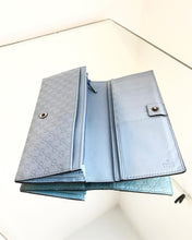 Load image into Gallery viewer, GUCCI Microguccissima GG Bifold Wallet
