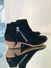 Load image into Gallery viewer, SAM EDELMAN Leather Ankle Boots
