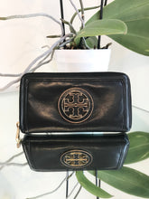Load image into Gallery viewer, TORY BURCH Amanda Continental Leather Wallet
