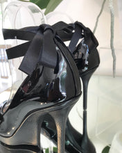Load image into Gallery viewer, YSL Patent Leather Heels
