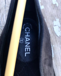 CHANEL Suede Bow Logo Cap Toe Ballet Flats