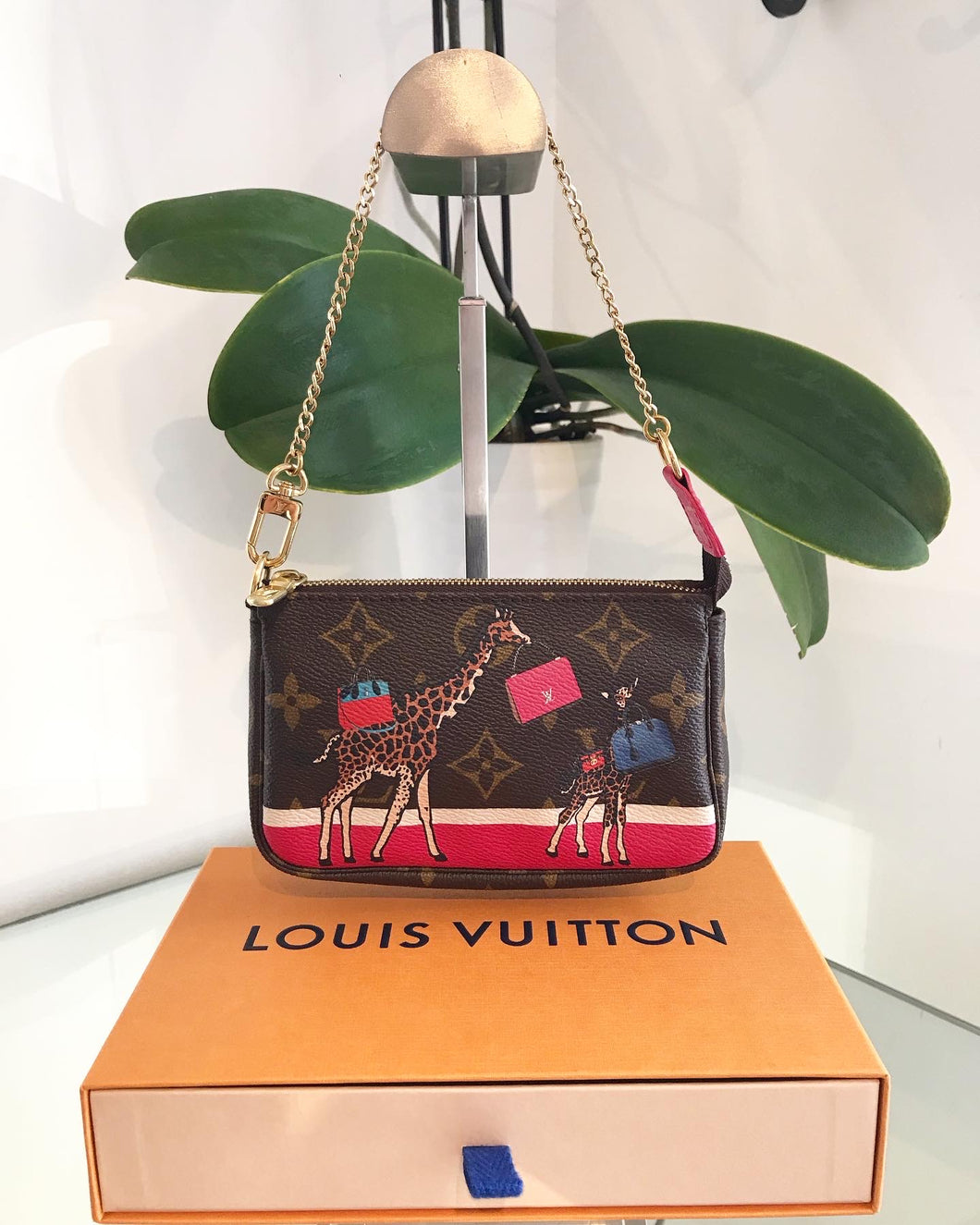 Louis Vuitton Monogram Giraffe Xmas Pochette Accessoires Louis