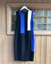 Load image into Gallery viewer, JUDITH &amp; CHARLES Colour Block Sheath Mid Length Dress
