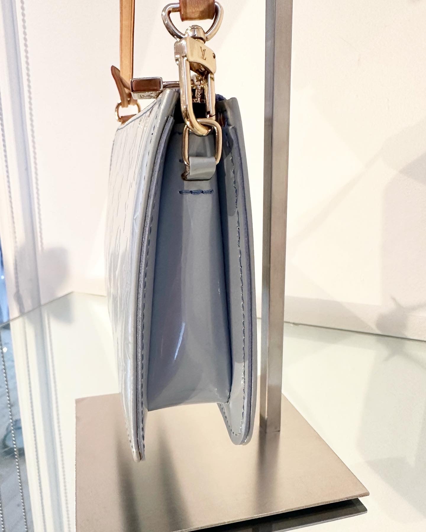 Louis Vuitton Monogram Vernis Lexington Pochette - Blue Shoulder Bags,  Handbags - LOU426880