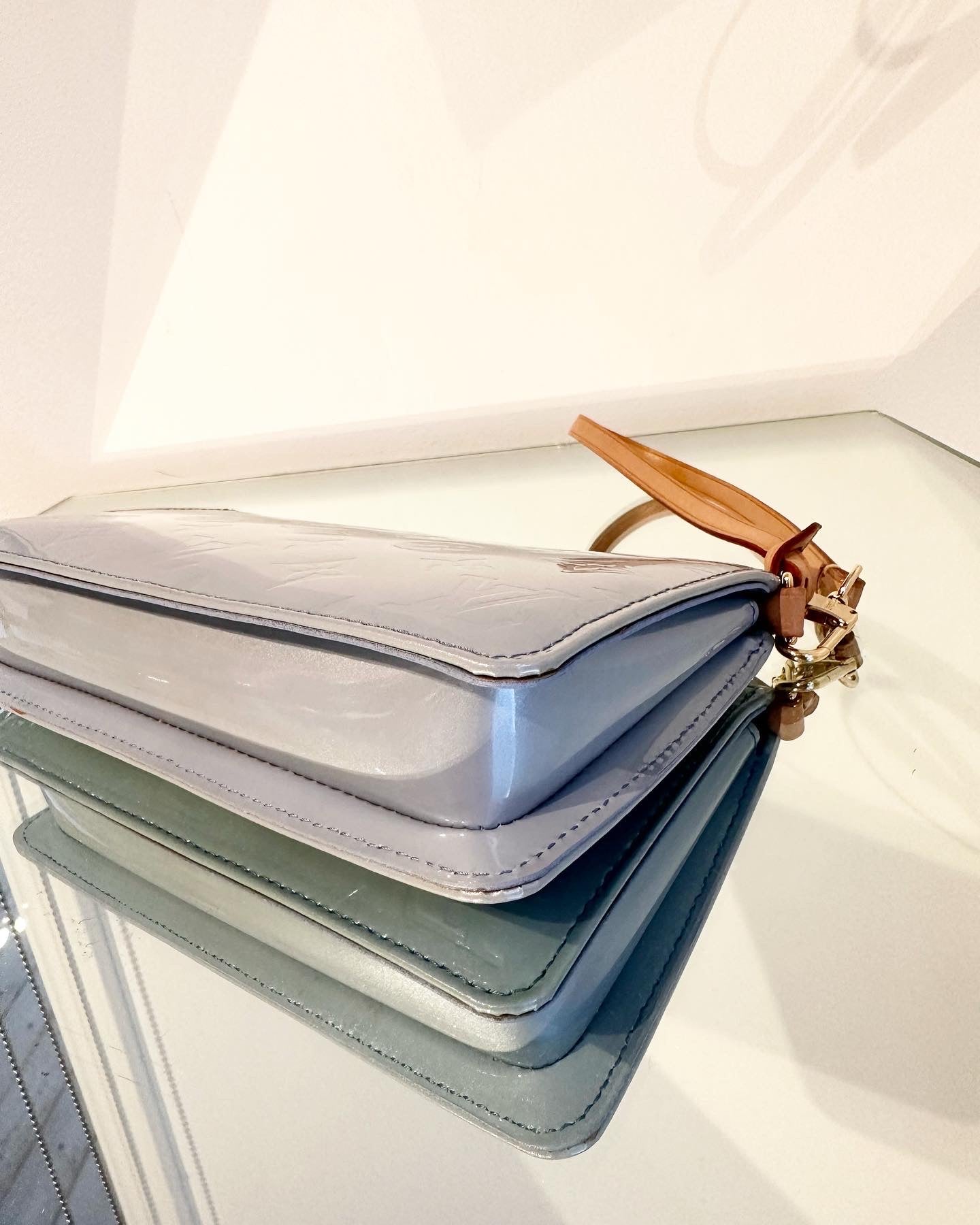 Louis Vuitton Monogram Vernis Lexington Pochette – The Find Studio