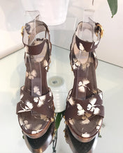 Load image into Gallery viewer, GUCCI Wooden Platform High Heels
