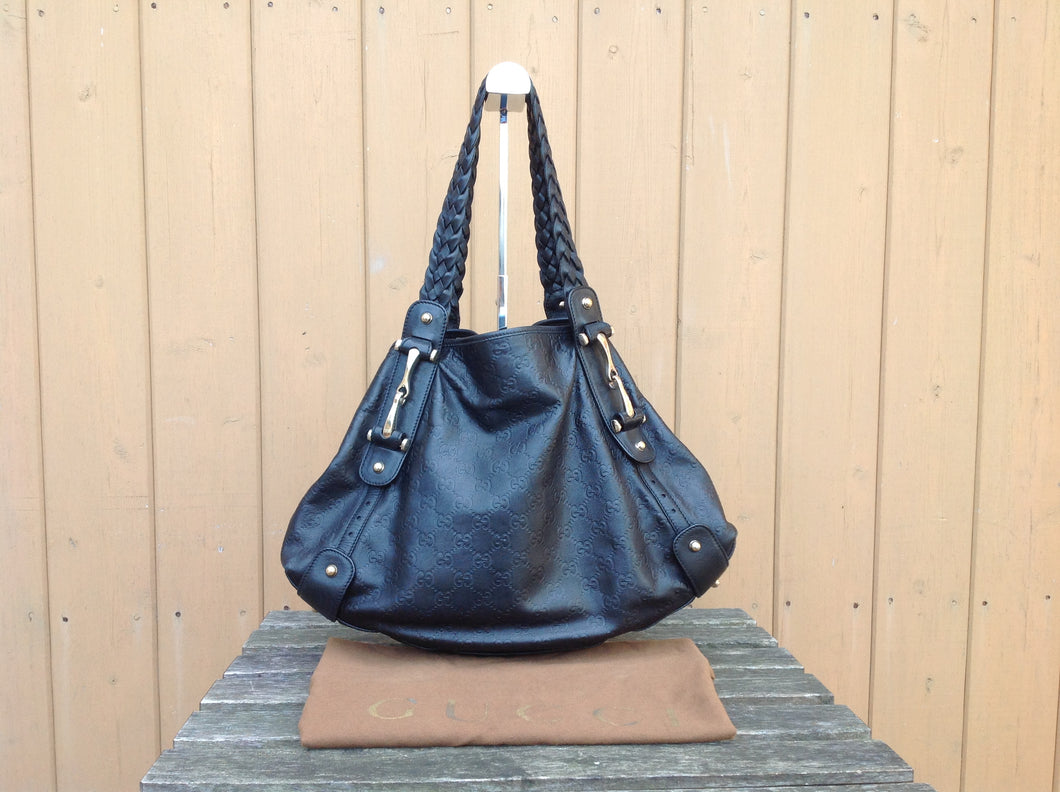 GUCCI Black Guccisima Leather Medium Horsebit Pelham Shoulder Bag